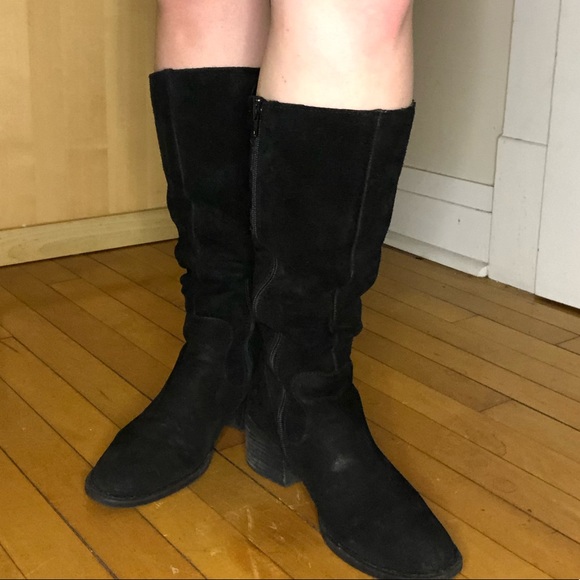 Knee-high black leather Börn boots. Size 8. - Picture 2 of 4